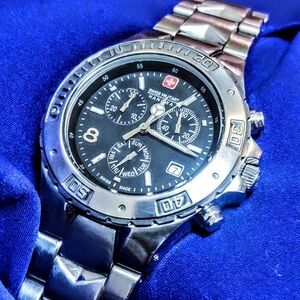 Swiss Military Hanowa Men's 06-5081 Peacemaker Swiss Chrono 39mm Men's Watch